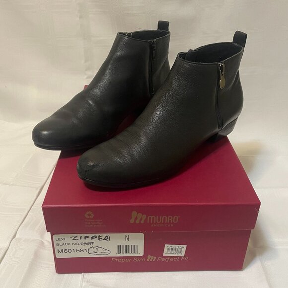 Munro American  Women's Zippered Ankle Boot, Black, Size 9N - Picture 2 of 3